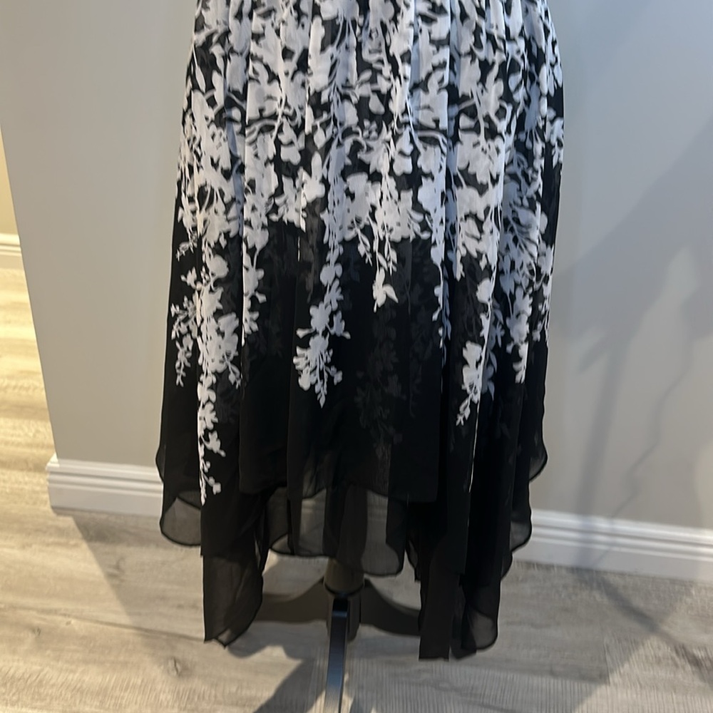 WHBM Chiffon Black and White Overlay Dress Size 14 P2P 19” Waist 17” length 39” - Picture 5 of 11